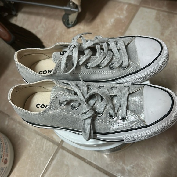 CONVERSE-silver - Picture 1 of 4